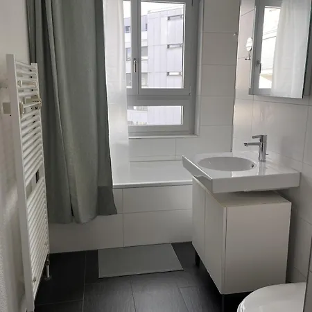 Spacious Enge Gem - Sihlcity, Balcony, Private Laundry Zurich