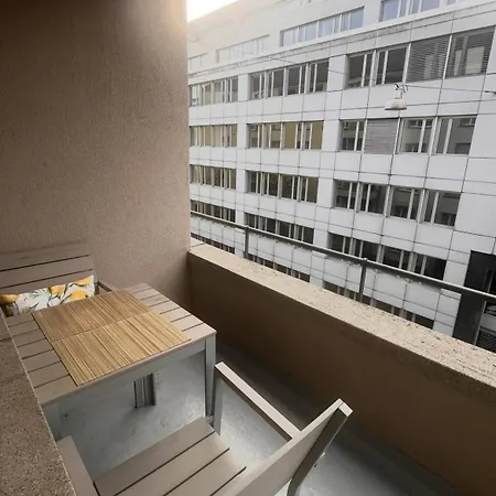 Spacious Enge Gem - Sihlcity, Balcony, Private Laundry Appartement Zurich