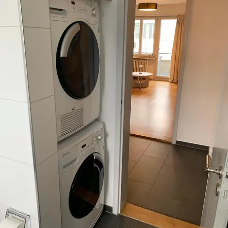 Spacious Enge Gem - Sihlcity, Balcony, Private Laundry Appartement